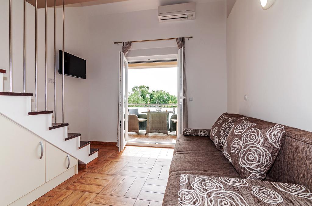 Apartments Lapidem Sukošan المظهر الخارجي الصورة