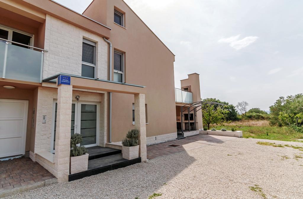Apartments Lapidem Sukošan المظهر الخارجي الصورة