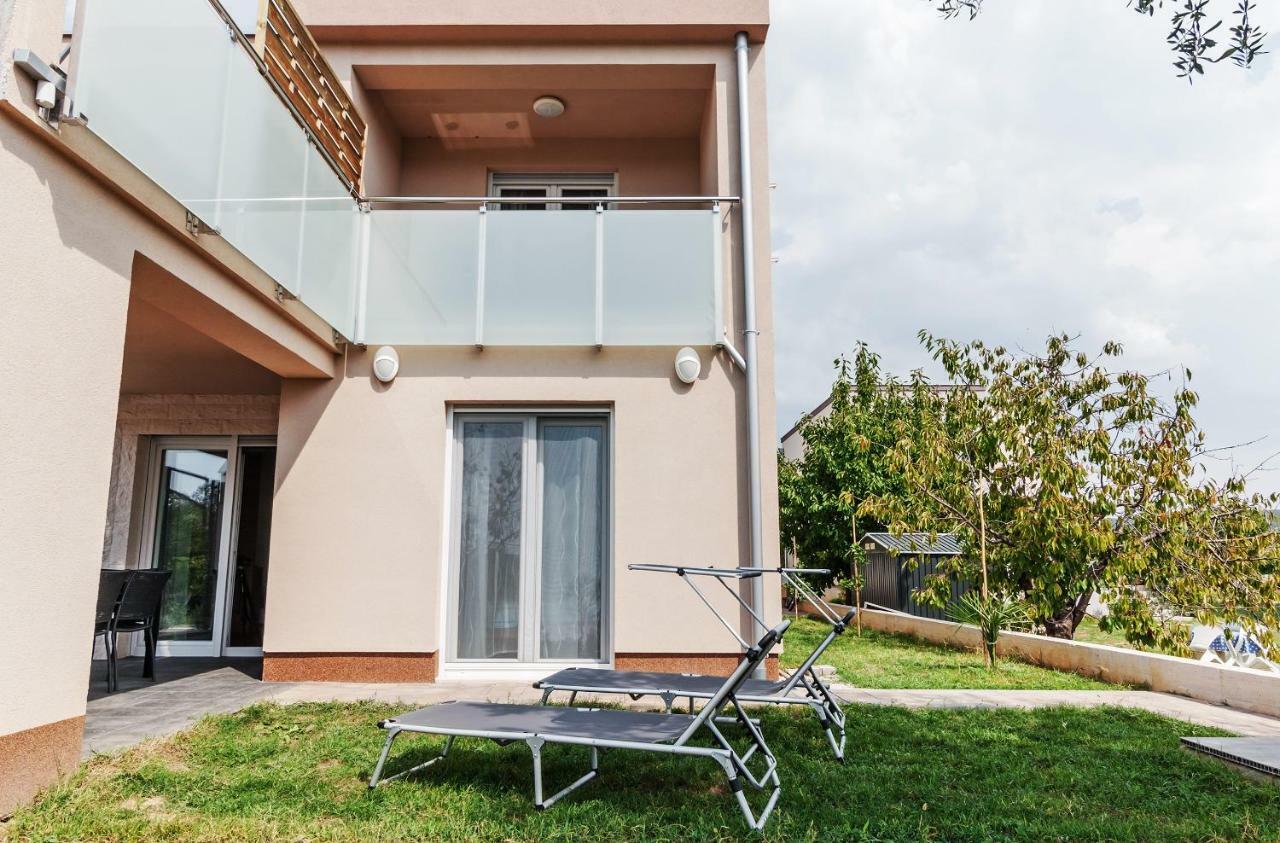 Apartments Lapidem Sukošan المظهر الخارجي الصورة